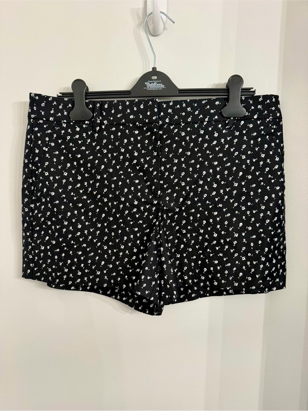 NWT LOFT The Riviera Shorts Women’s Size 10 Black & White Floral Print